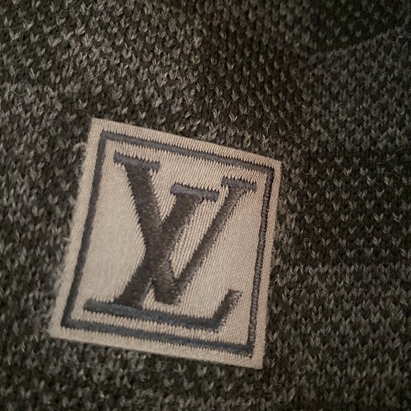 LOUIS VUITTON men’s black damier wool scarf - Picture 4 of 4